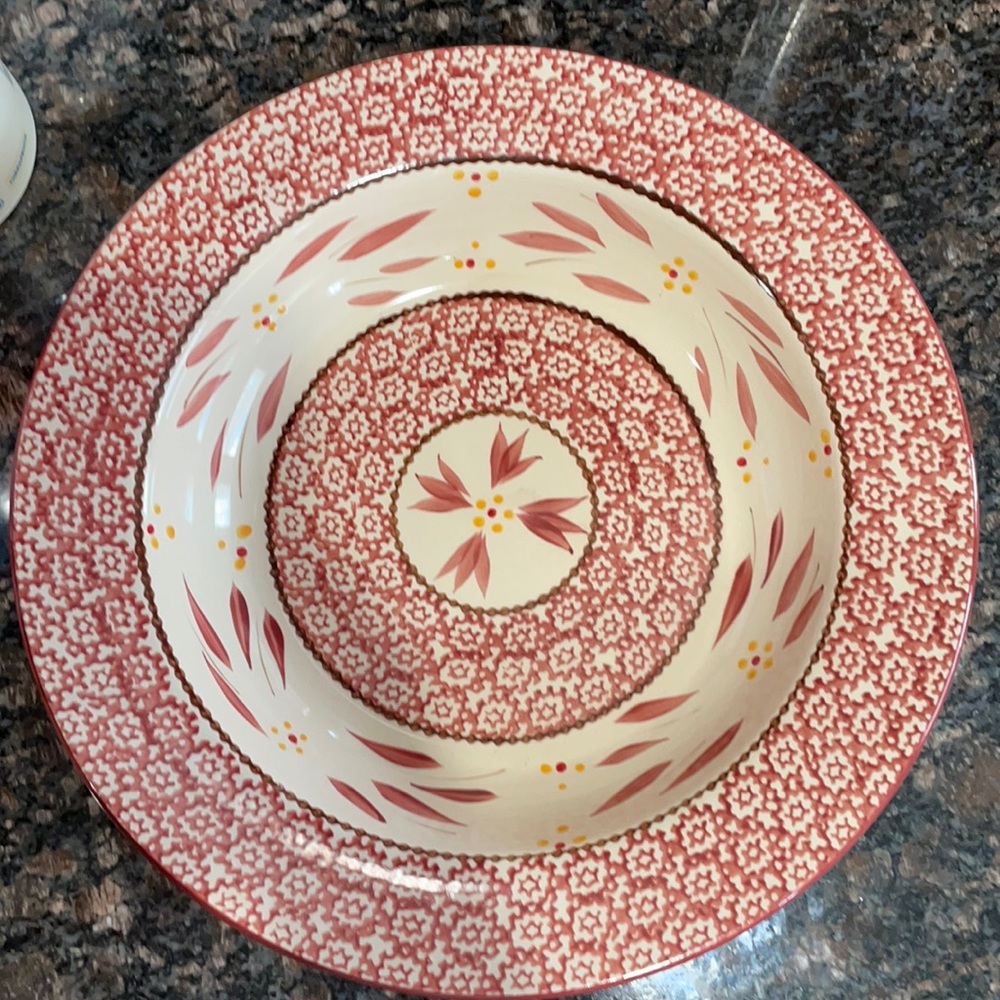 1.5 QT Temp-tations by Tara Old World serving bowl